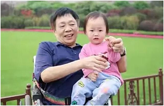 “半截人”彭水林：身体因车祸只剩78厘米，“重生”后回报社会