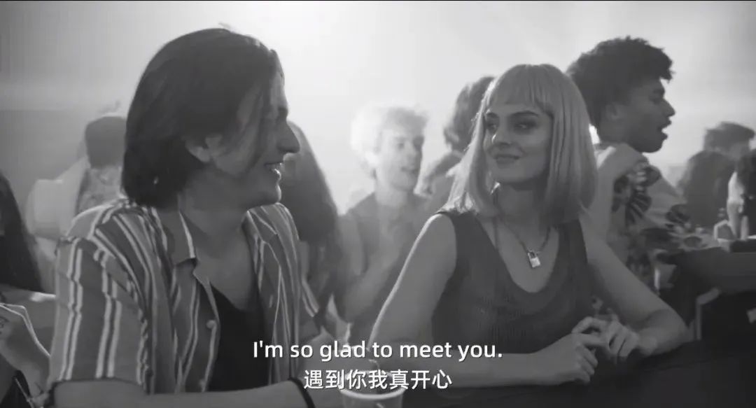 她刚出道，就刷新了华人女星尺度