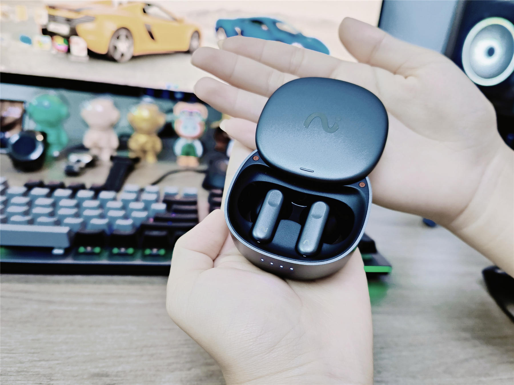 会议录音转文档，一个降噪耳机满足全部需求，科大讯飞是真敢造呀