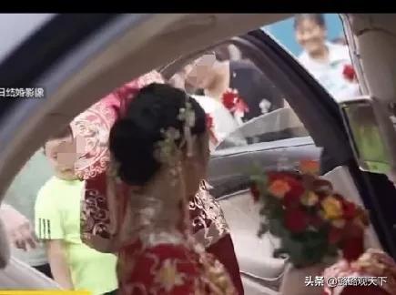 山东女子重看4个月前结婚录像，发现老公返回跪谢她父母：嫁对了