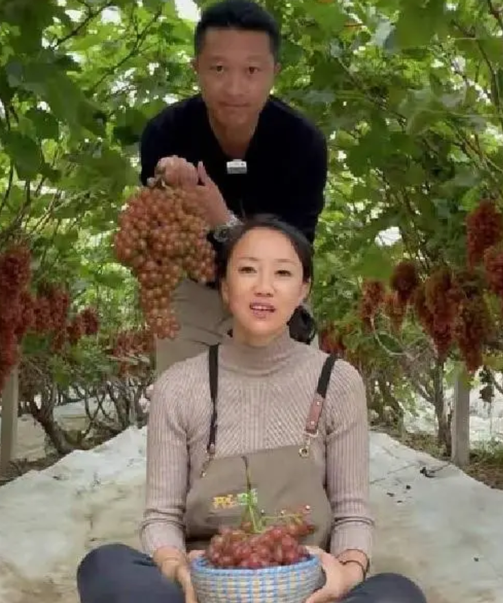 80后山东夫妻，放弃5万月薪，回村种菜，一天卖了120万，凭啥？