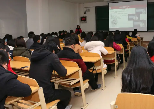 985高校副教授晒年薪，实际金额引热议，网友：我就赚了个公积金