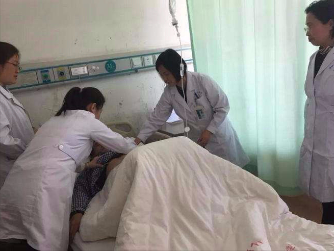 1999年，江苏小伙救下溺水女孩，1年后为何起诉女孩索赔26万？