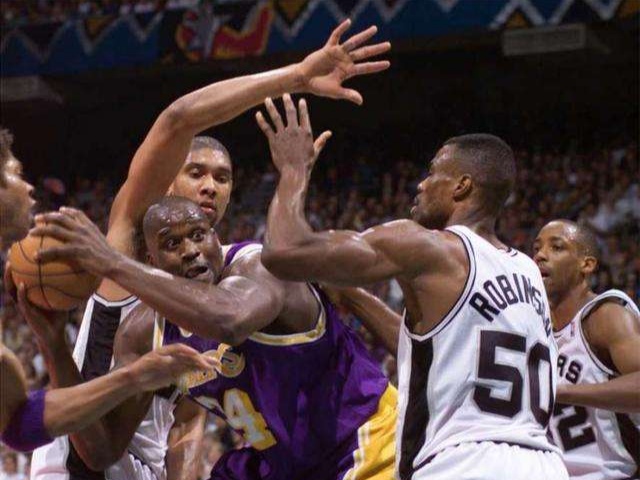 nba为什么有的中锋不高(“大鲨鱼”奥尼尔——为什么是史上最强中锋，却算不上最伟大？)