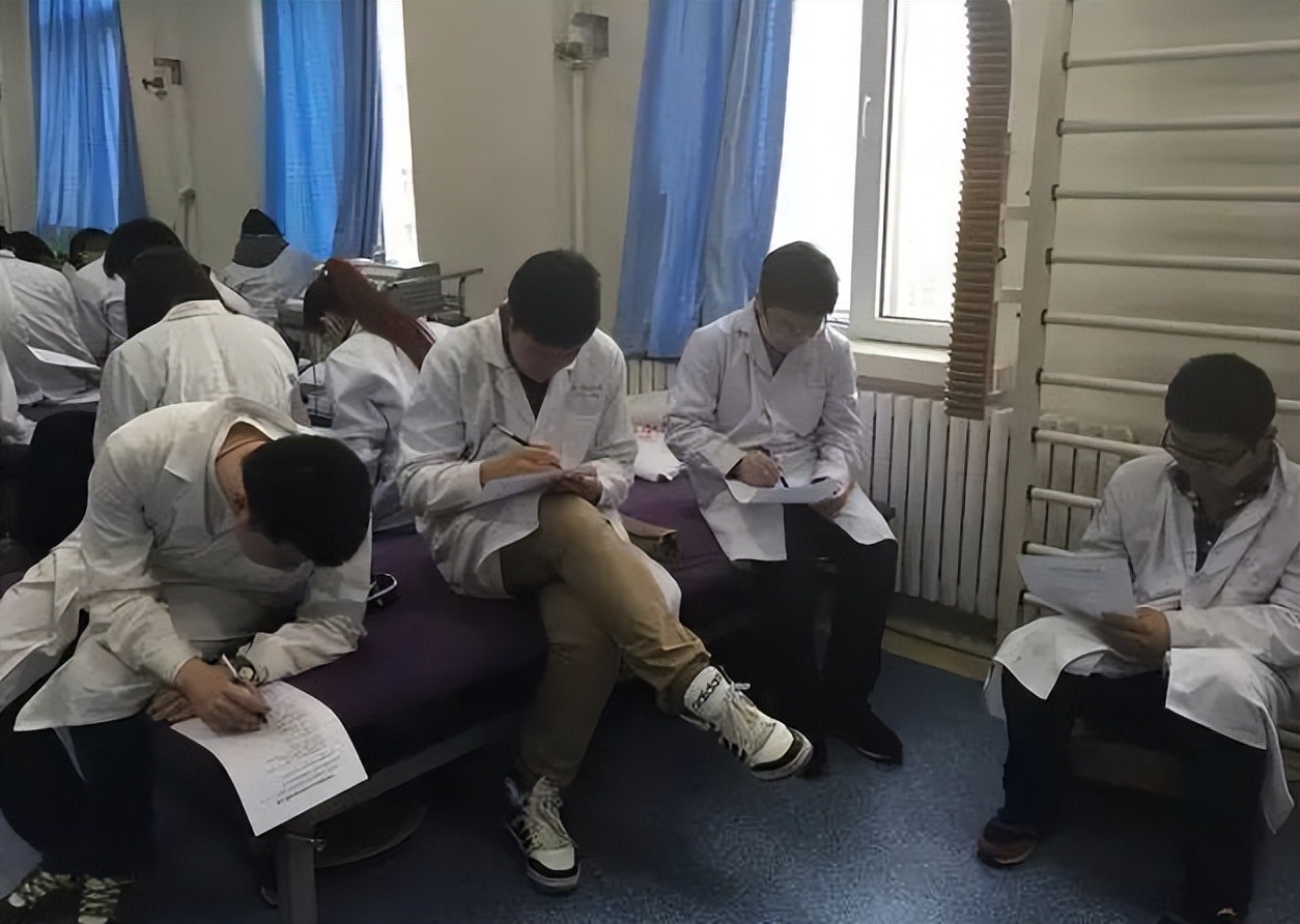 医学院校排名“洗牌”？医学院“4大天王”被打破，湘雅跌出前10