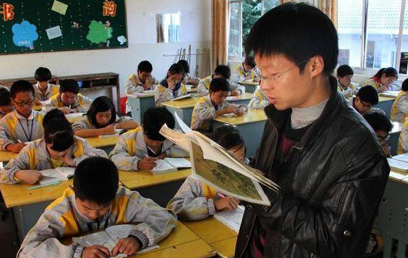 事业编人员基本工资普调，部分教师3月份工资单，将有“小惊喜”