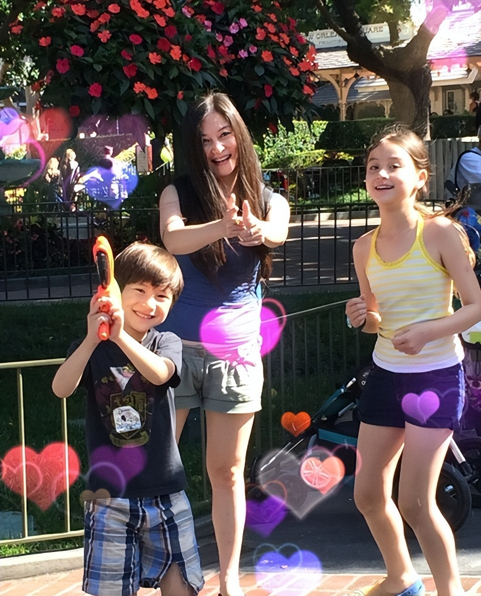 《妈妈的吻》朱晓琳：走红背后有艰辛，53岁为何仍未婚？