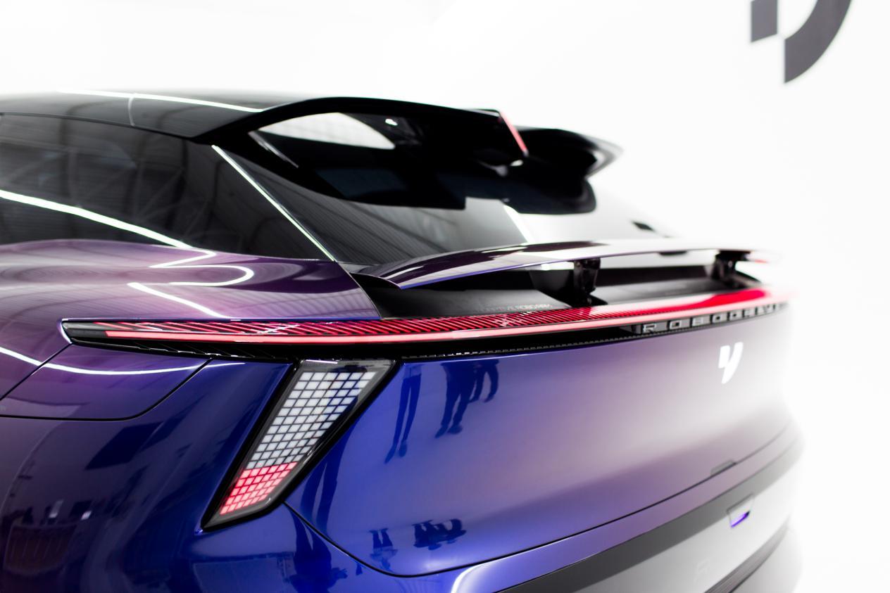 百度旗下第一款车来了！静态体验集度ROBO-01概念车