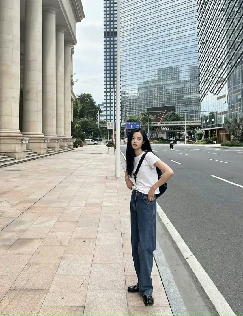 41岁李光洁卡点为老婆庆生，因工作夫妻相隔两地，隋雨蒙独自庆祝