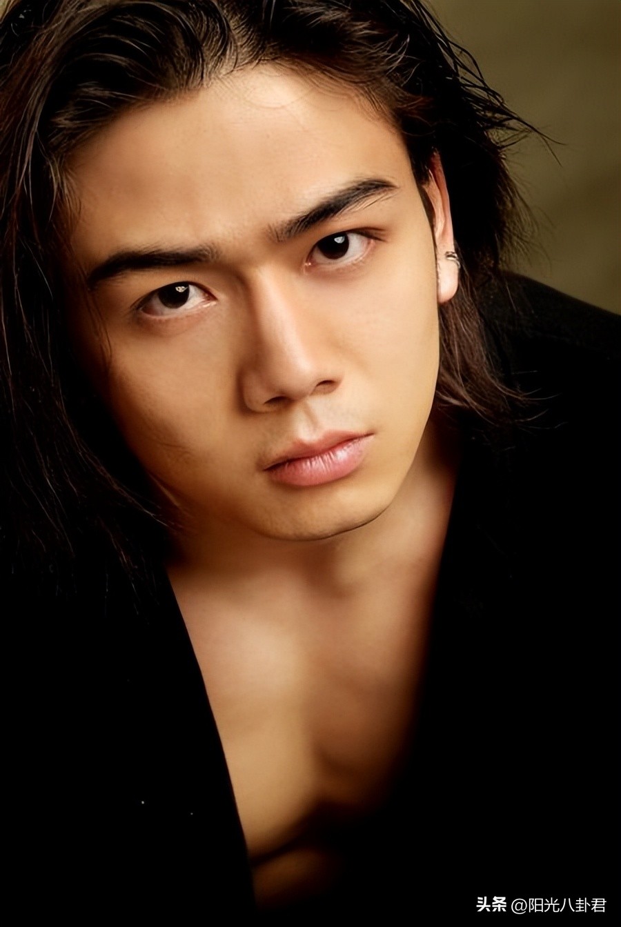 初见时青葱少年，再见时“人间油物”，这6位男星集体把路走窄了