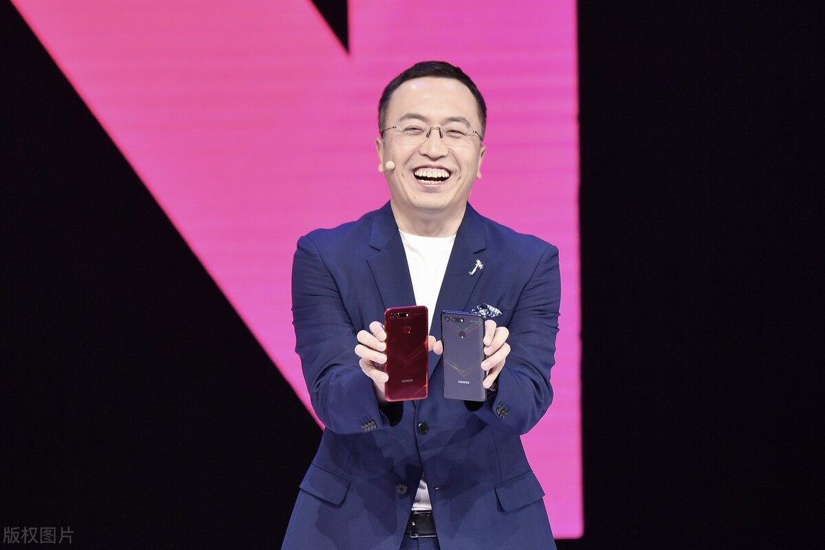 荣耀官宣新机，全力冲击高端市场，脱离华为后荣耀能走多远？