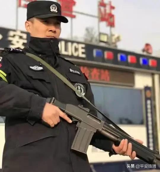 【致敬警察节】一张警服照 一份从警心 晒出最美警服照