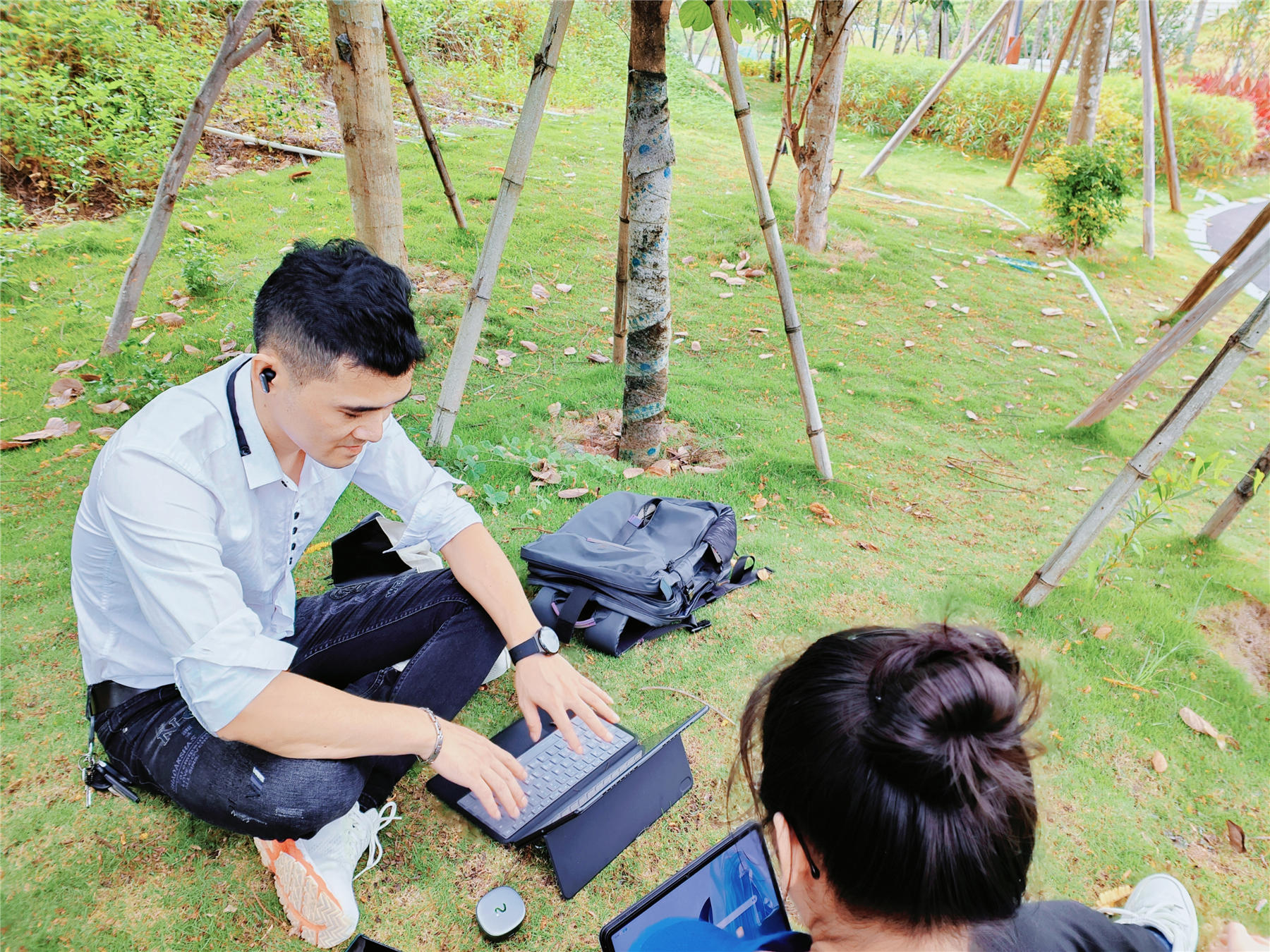 会议录音转文档，一个降噪耳机满足全部需求，科大讯飞是真敢造呀