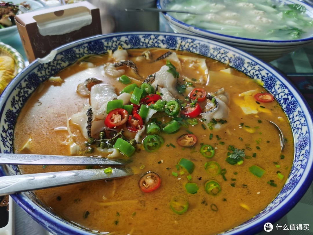 旅行就要边走边吃：舌尖上的昆明，盘点我在昆明吃到的各种美食