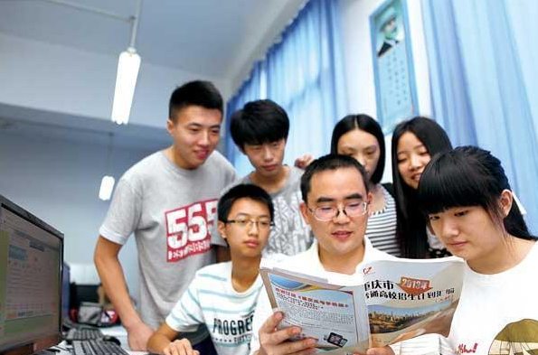 2022中国大学专业排名发布，华科大仅排第14名，北大夺冠实至名归