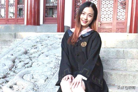 彭高唱：曾是北大校花，参加过一站到底，如今在女心理师中扮李薇