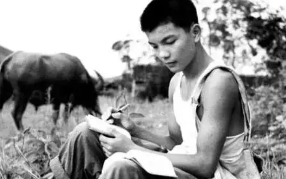 77年恢复高考，北京市第一的001号学生去哪了？一生都在报效祖国