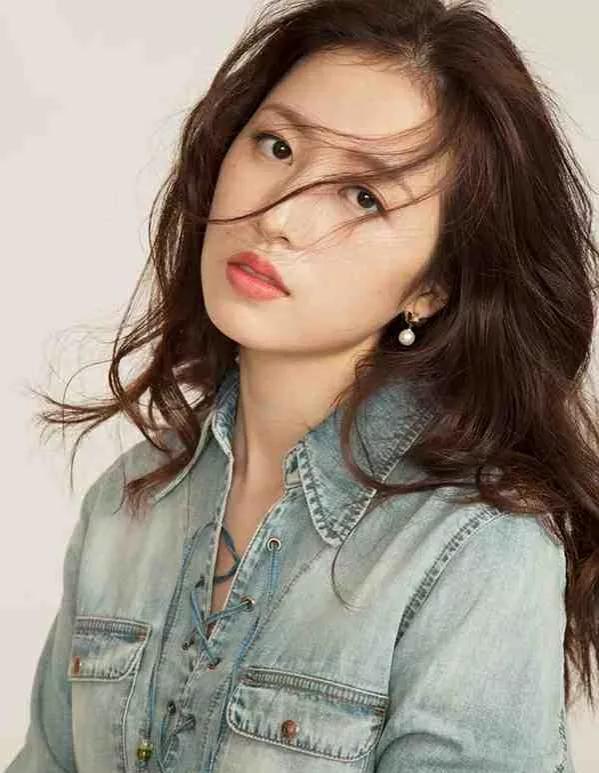 周雨彤：温婉大方，气质优雅，唯美迷人