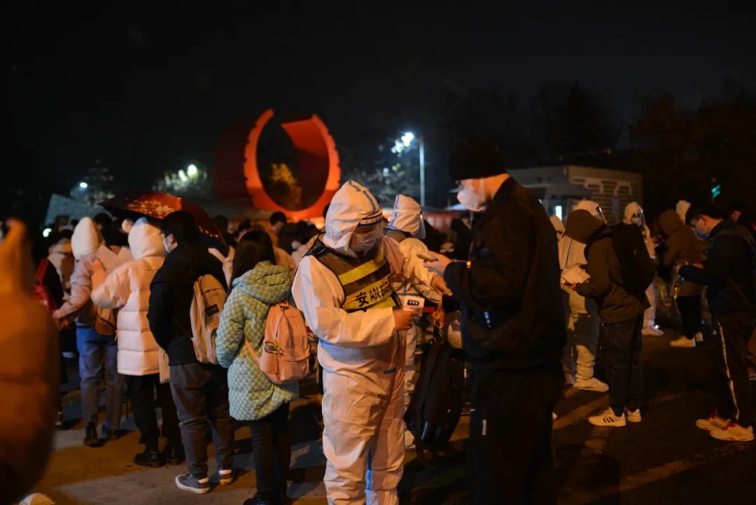 今天，滞留西安的考研生、游客上热搜！他们…怎么样了？