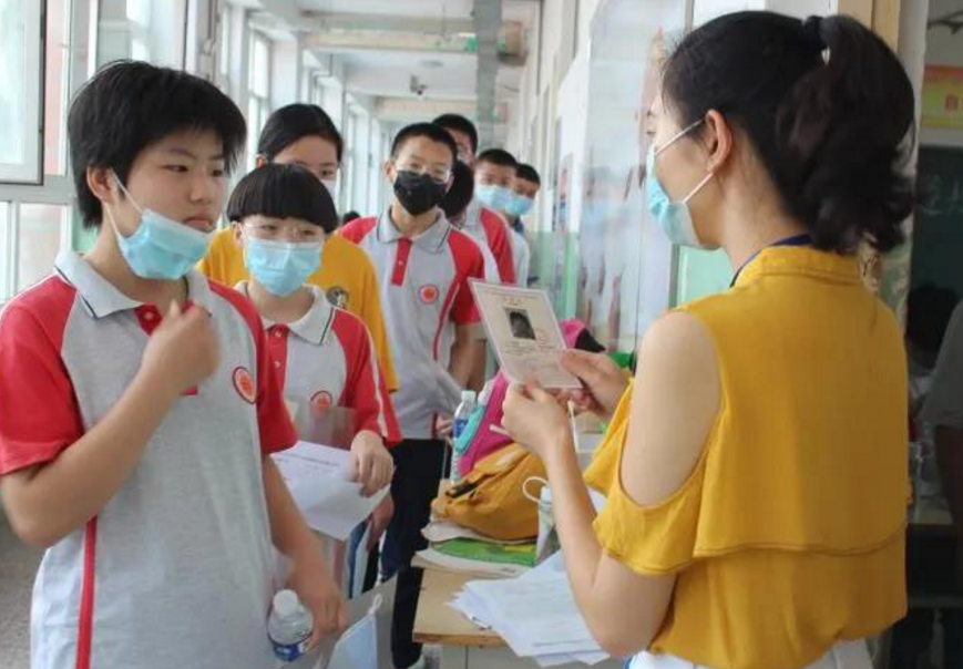 距离中考120天，北京某中学给学生发“申请书”，自愿放弃中考？