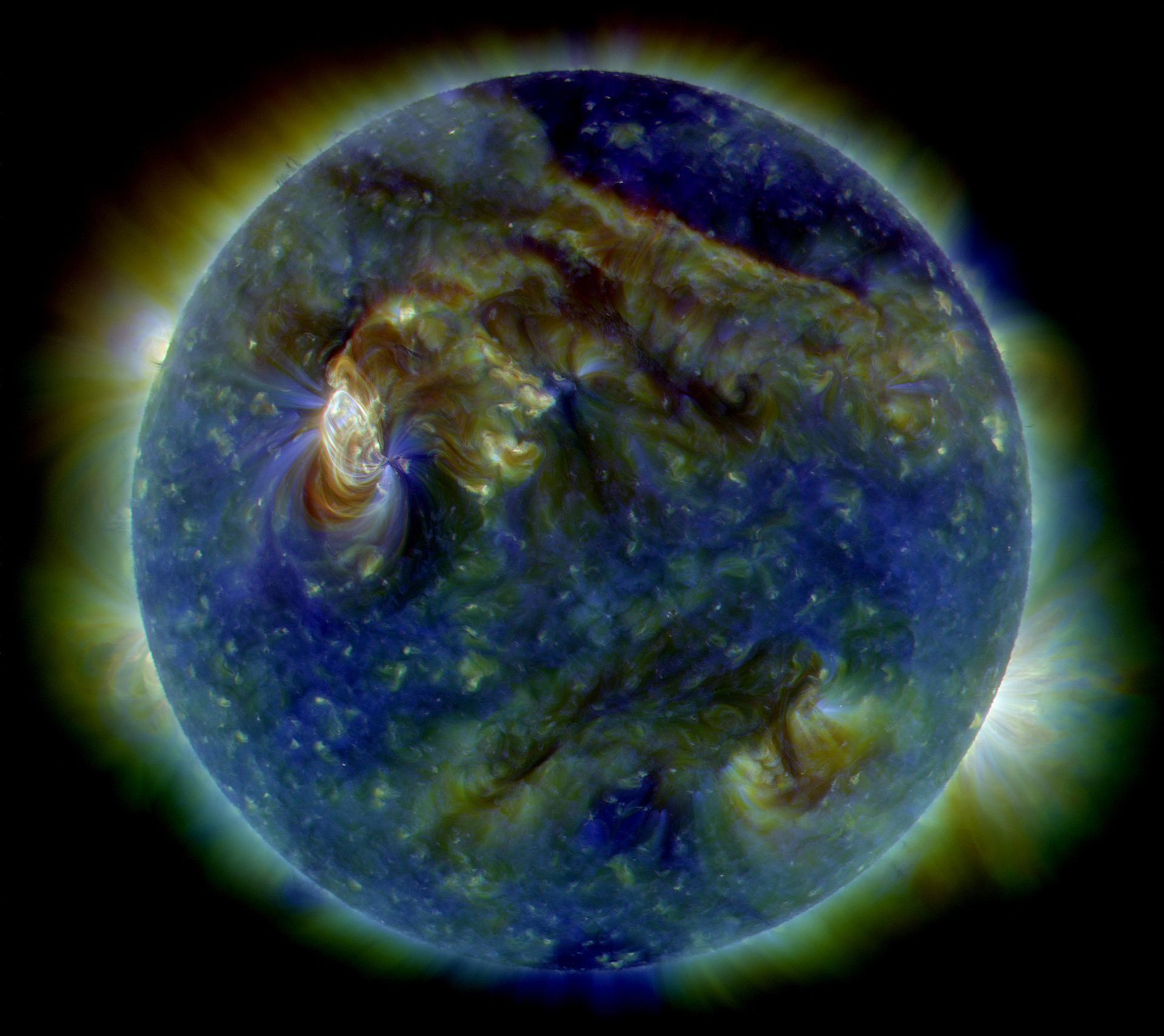 作为一颗黄矮星,太阳的正常寿命在100亿年左右,而太阳目前已经燃烧了