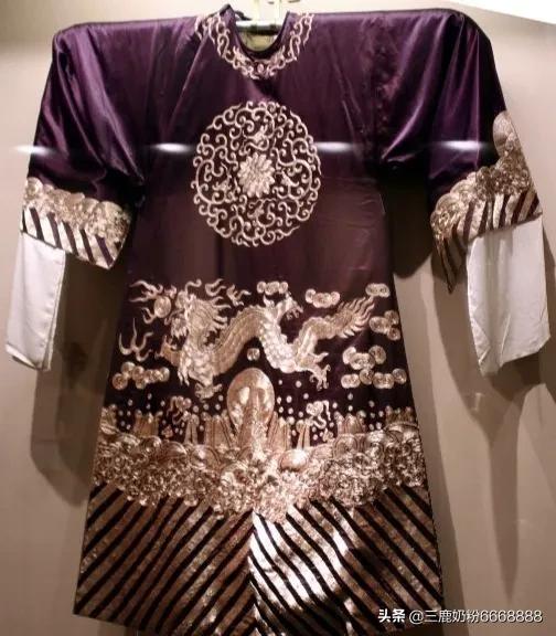 郭麒麟开400万豪车，却送不起老郭一件蟒袍，蟒袍到底多贵重