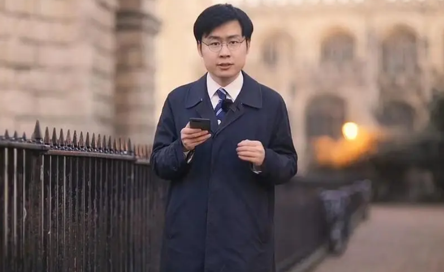 潘周聃回忆高考经历，比BGM更“狂拽炫酷”，堪称“凡尔赛”现场