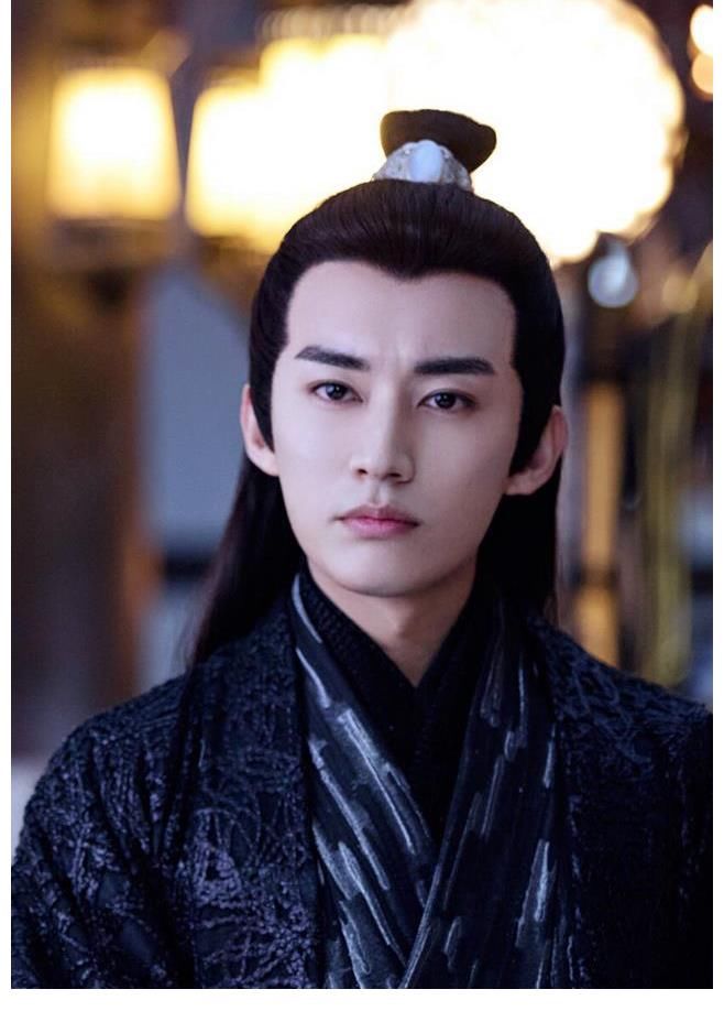 白敬亭新剧开机，尹涛导演，搭档宋轶、刘学义，演绎纨绔子弟