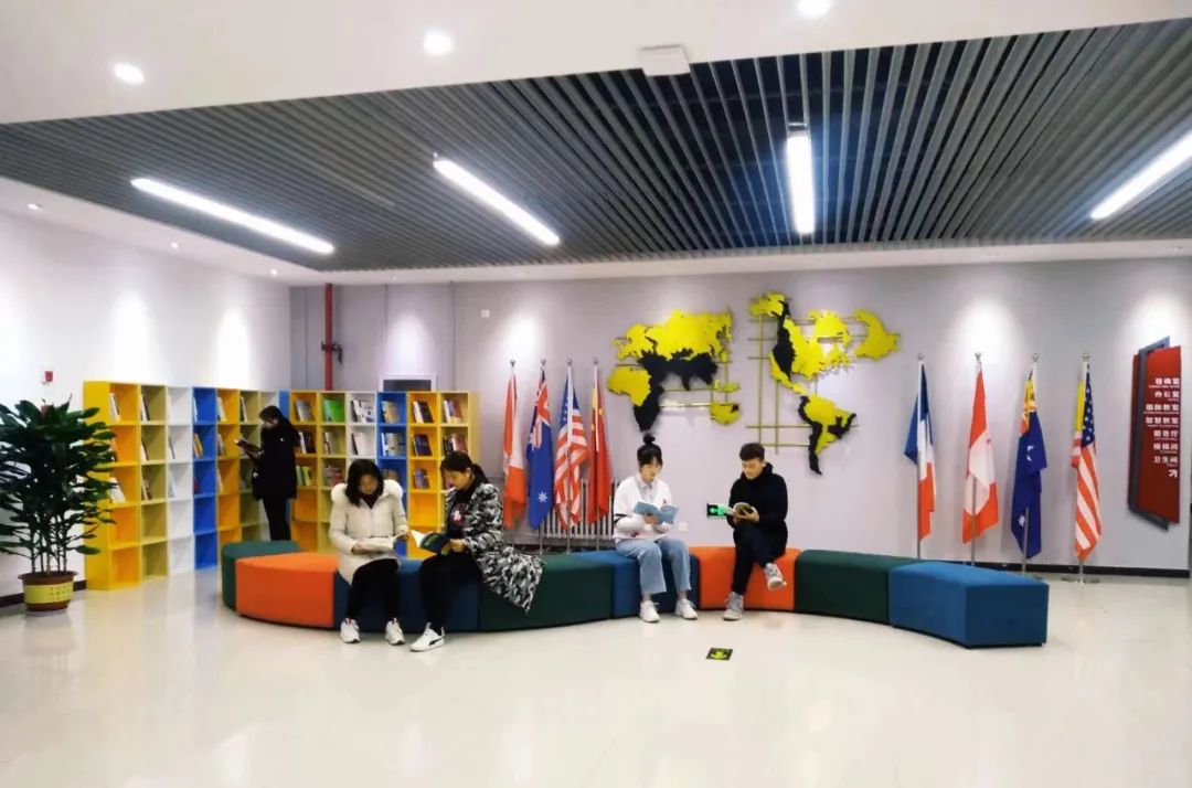 陕西30所高校新增专业目录，国家31种新专业透露就业新趋势！专家解析@2022届高考同学