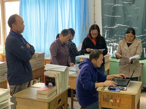 “合同工”教师的好消息，有望入编享受体制内待遇，终于熬出头了