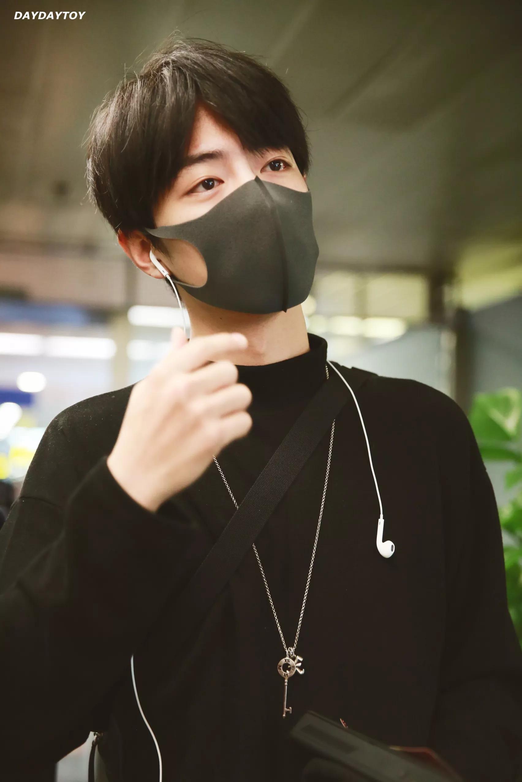 考古肖战:2018年9月—12月机场时间线汇总,今天请叫我收图狂魔