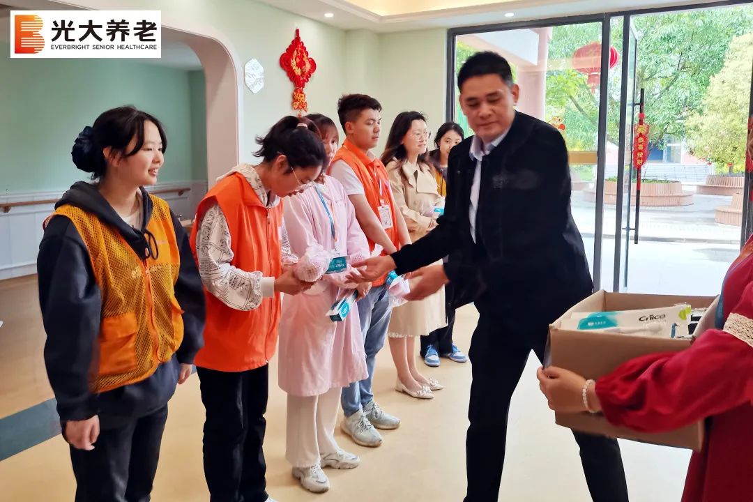 为劳动颂歌 展追光风采丨伟德国际1946bv官网开展五一慰问活动，情暖一线