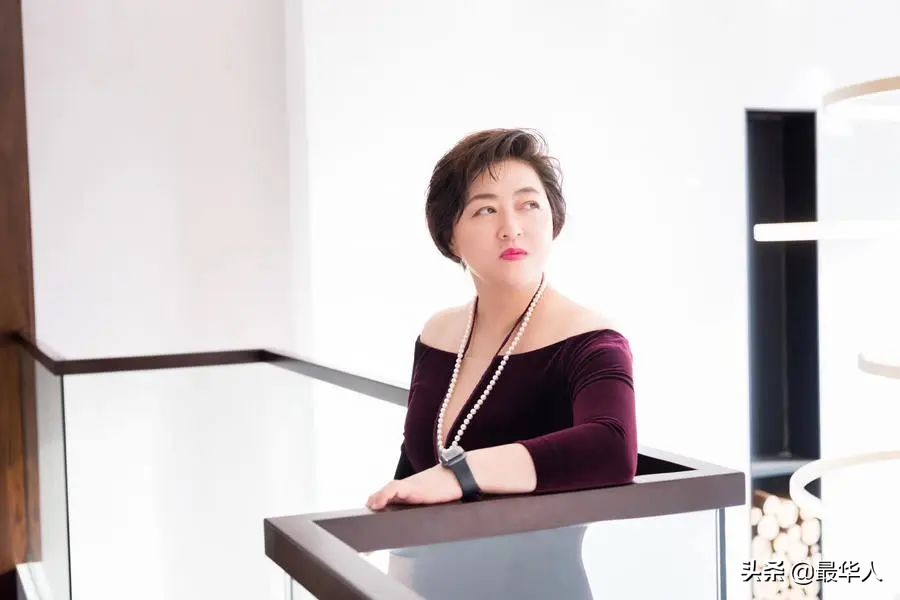 英国注册会计师（上海社区群里抢面包的百亿女富豪）