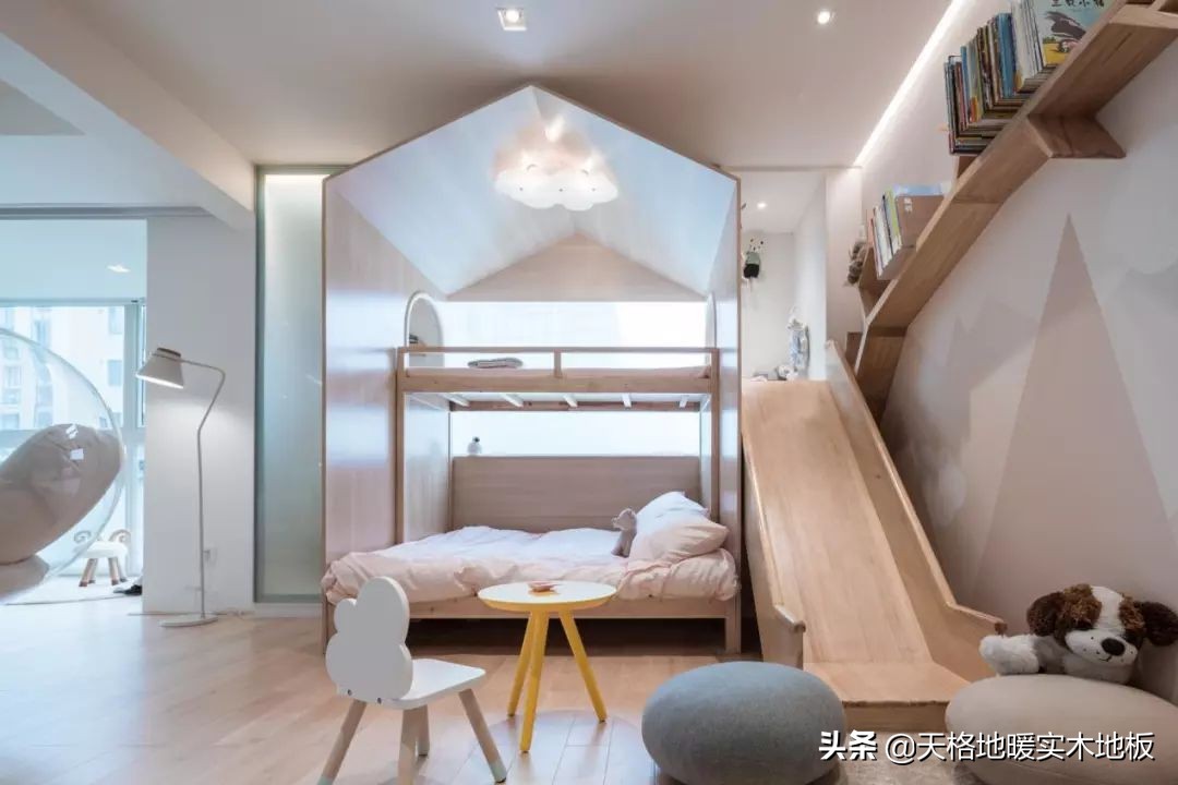 天格：家里铺木地板什么颜色好看？来看看《梦想改造家》如何选择