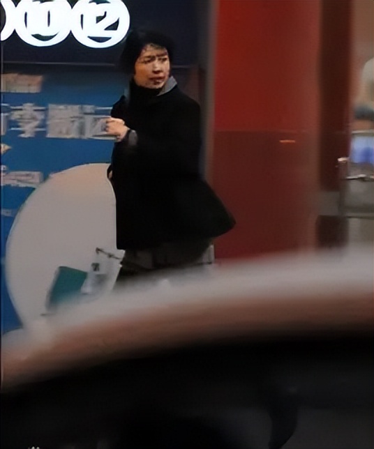 张涵予：44岁爆红后婚姻出现危机，今糟糠妻子成了他的“心病”