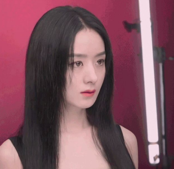 女人过了四十岁，做发型千万别踩这五种“雷”，显老又显土气