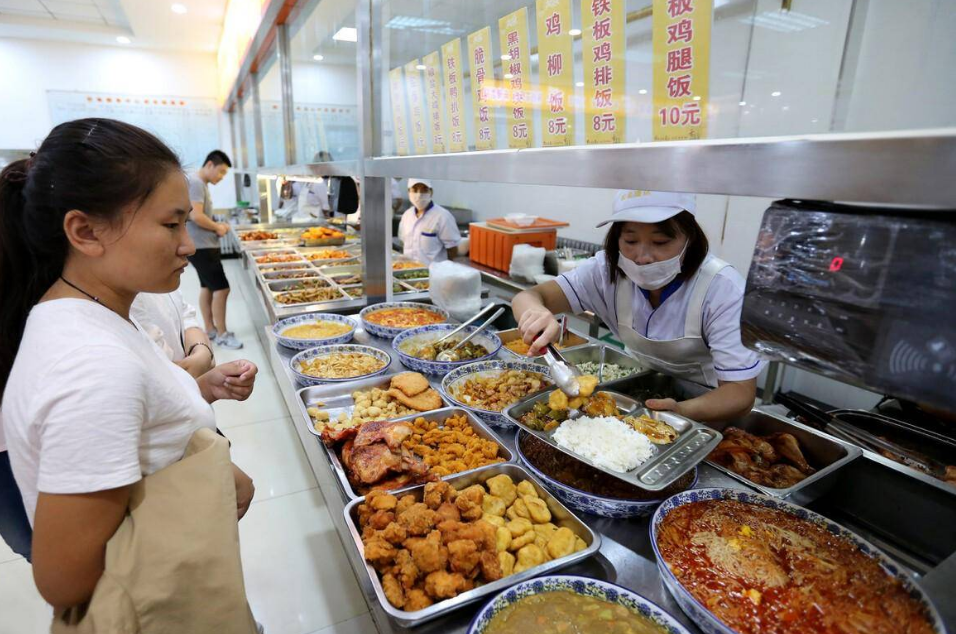 大学食堂应该解决学生的吃饭问题,而不是增加学生选择难题