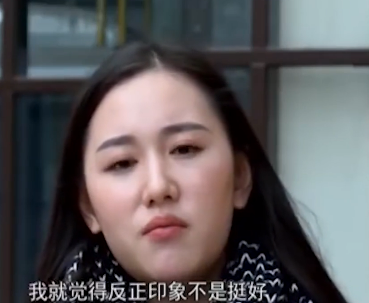 美女去相亲，嫌弃小伙种种不是，看到豪华别墅后，直言：何时结婚
