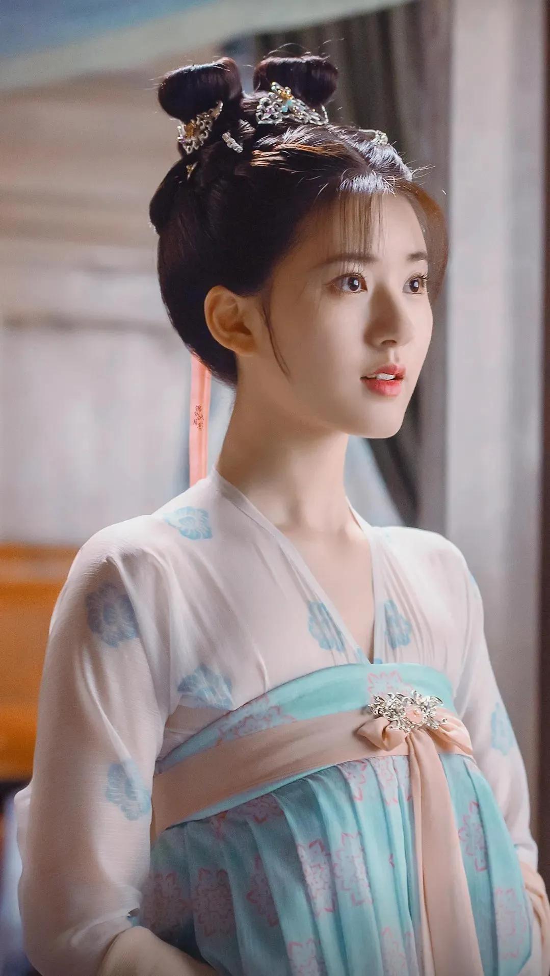 赵露思和袁冰妍的古装造型，谁更美