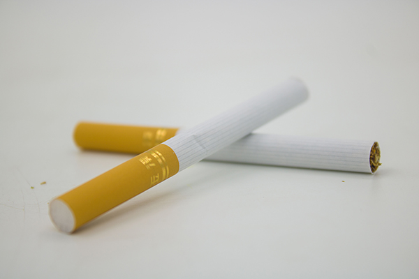 打着“戒烟神器”幌子的电子烟，对健康的危害真的比卷烟小吗