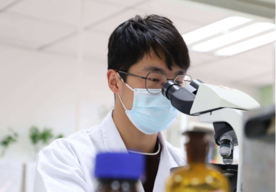 零零后的同学有多耿直，老师让填“寒假留校理由”，快看他填的啥