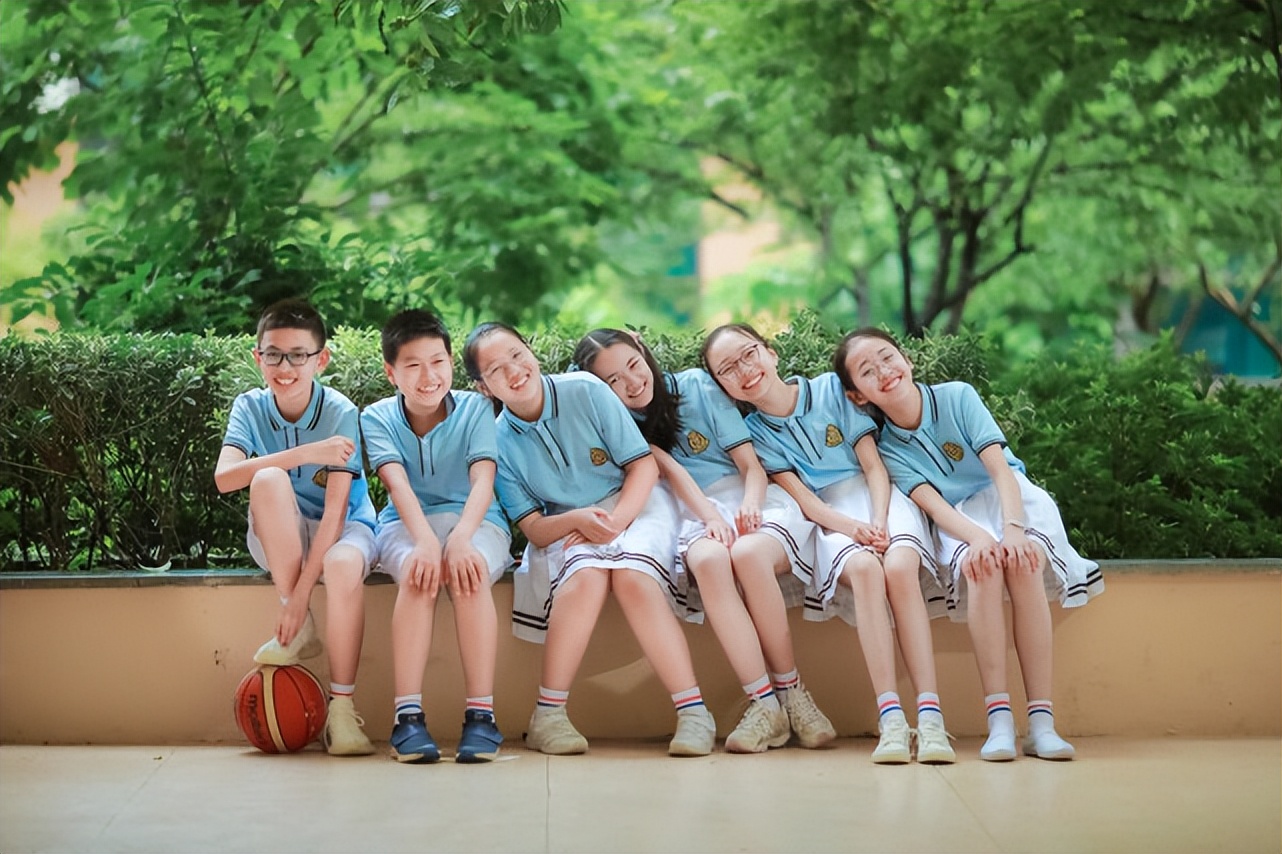 中考作文押题预测：毕业照+写作指导+优秀作文+名师点评