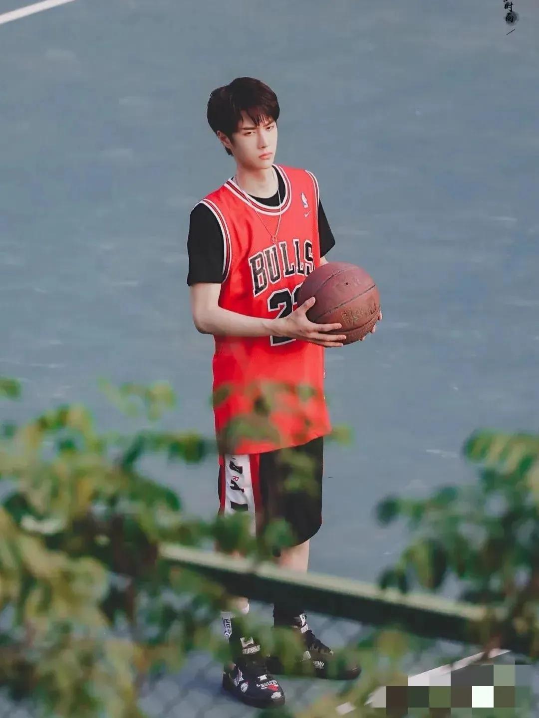 打篮球的男生真的很有魅力！8位男星，谁是你心中的“流川枫”?