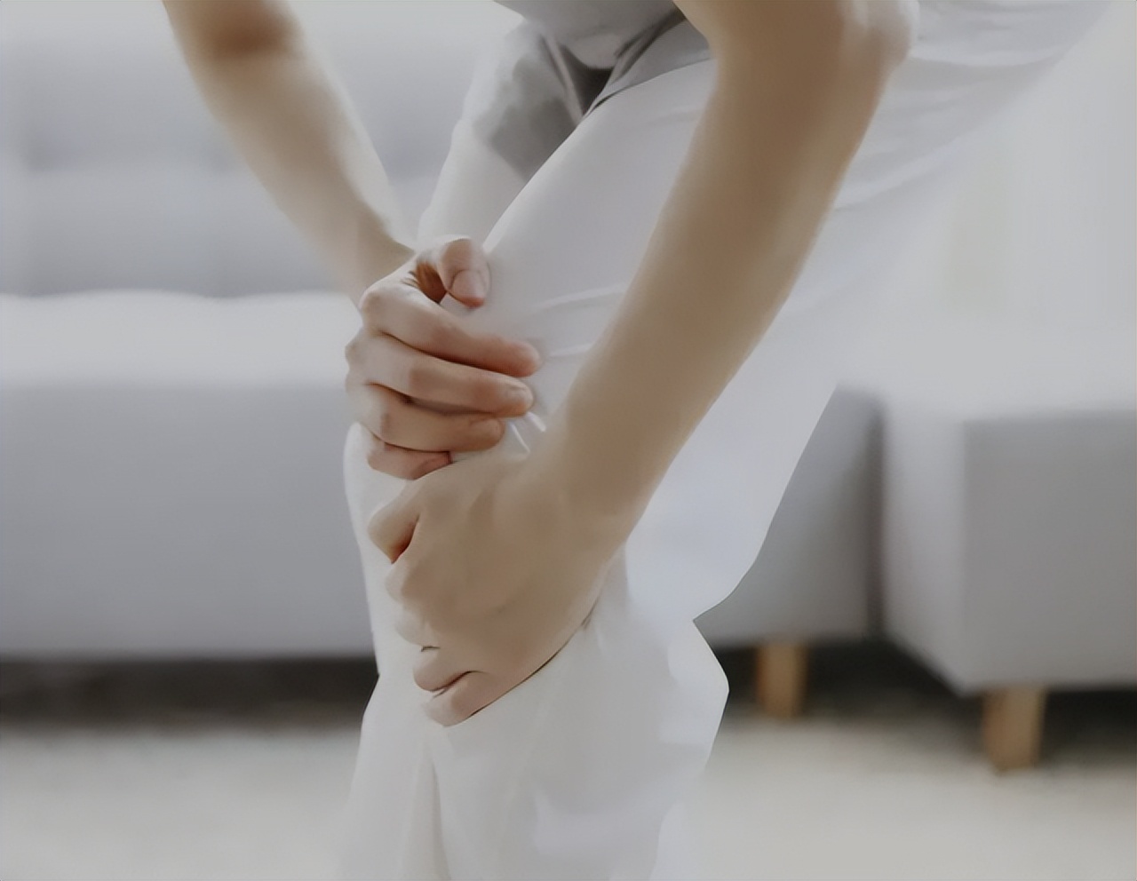 为什么中年女性容易“膝盖疼”呢？这几个建议，不妨尝试一下