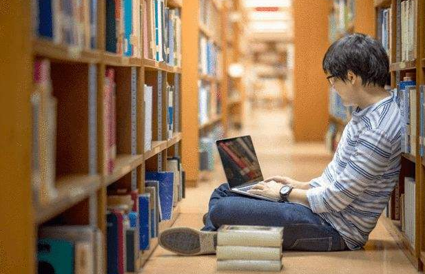 大学女生放假带男友回家，第一天其乐融融，一夜之后却被家长撵走