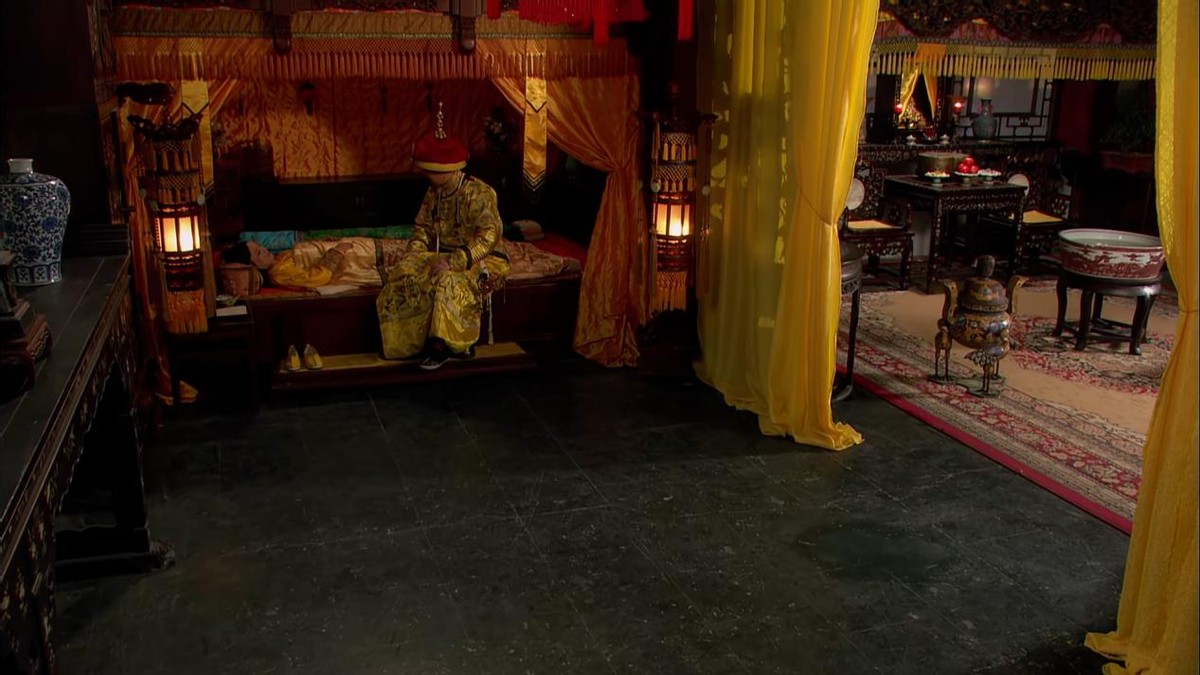 《甄嬛传》人物解析：10岁嫁人，16岁生子，雍正真的讨厌宜修么？