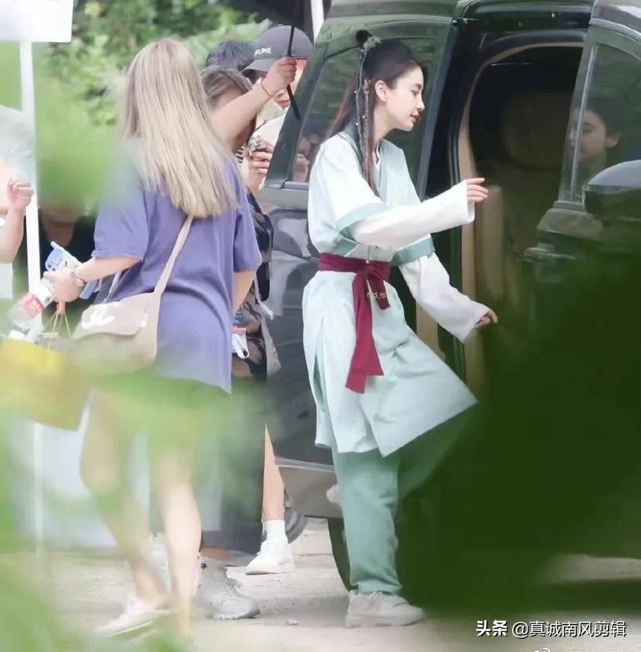 angelababy 录制萌探2cos 郭芙蓉造型，颜值在线