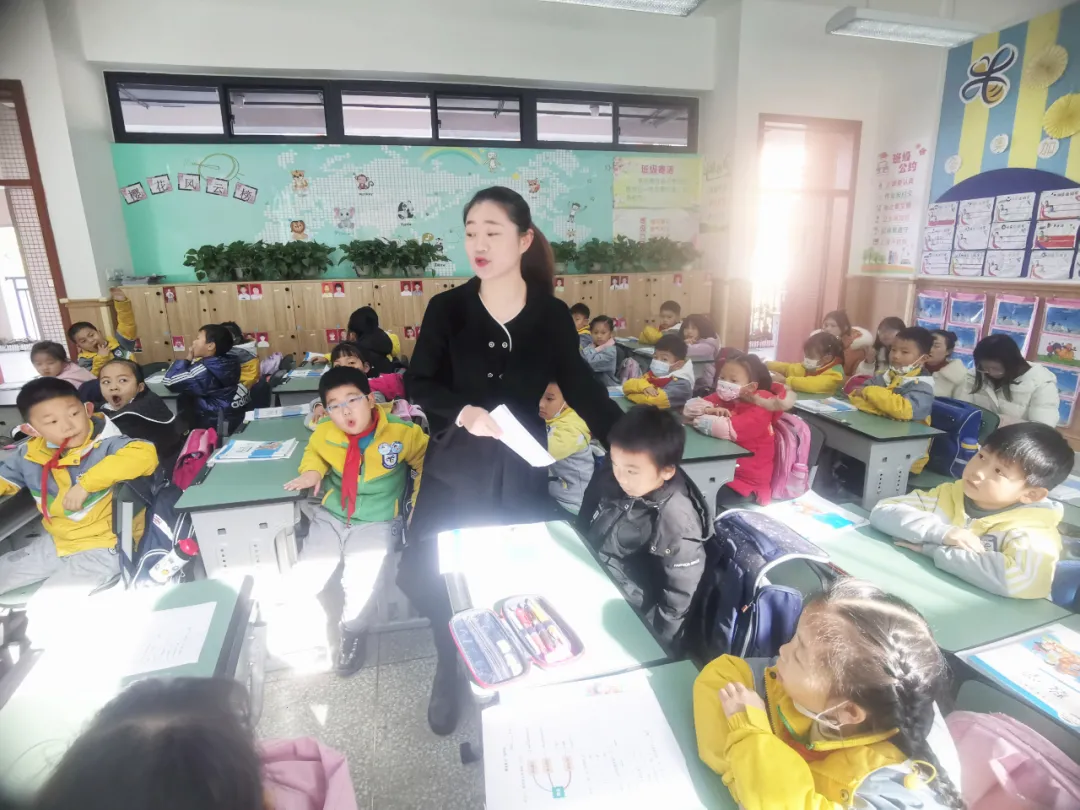 双流区实验小学外国语学校——磨砺促成长 交流思改进