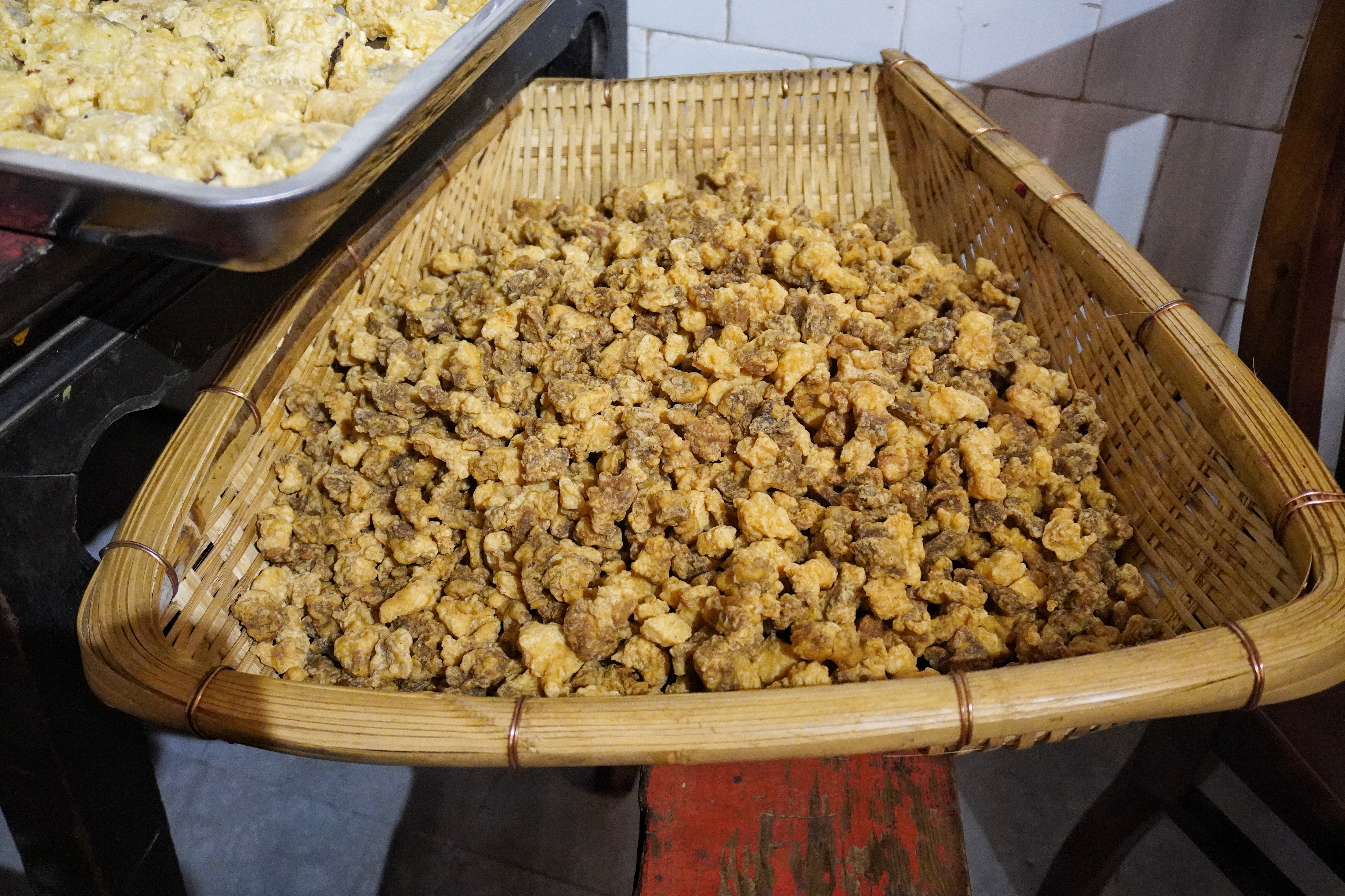 有40年经验的昆明乡村大厨，还原老昆明传统年味猪八碗，道道经典