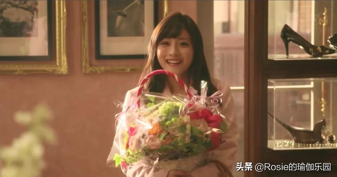 石原里美宣布怀孕，如何保养卵巢更逆龄？每天坚持4个瑜伽动作